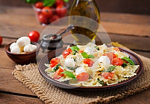 Farfalle Pasta - Caprese salad