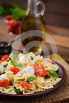 Farfalle Pasta - Caprese salad