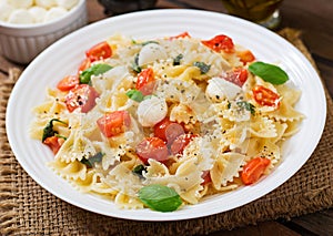 Farfalle Pasta - Caprese salad