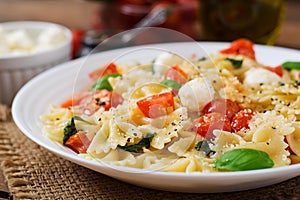 Farfalle Pasta - Caprese salad