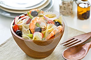 Farfalle with prawn salad