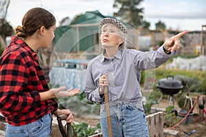 Farm neighbors quarrel over farm backyard in day