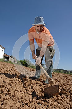 Agricultor en negocios sobre el 