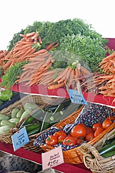 Agricoltori il mercato una carota un fresco 