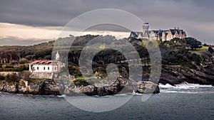 Faro de La Cerda (Santander, Spain