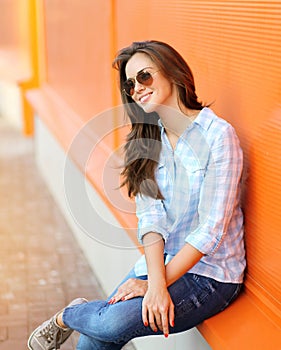 Fashion lifestyle portrait beautiful modern woman in sunglasses