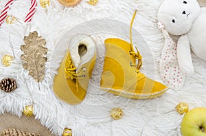 Fashion yellow genuine leather soft natural kids shoes.Newborn hand made real sheepskin Baby Slippers. Autumn winter