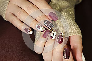 Fashionable matte glossy nail art.