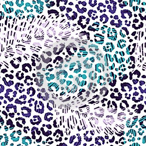 Fashionable seamless palm leaves pattern background. Colorful leopard exotic animal print.