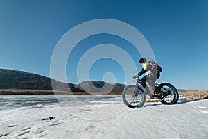 Fatbike (fat bike or fat-tire bike)