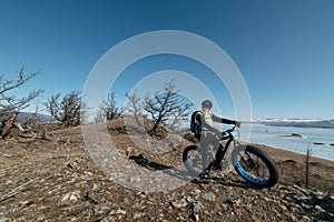 Fatbike (fat bike or fat-tire bike)