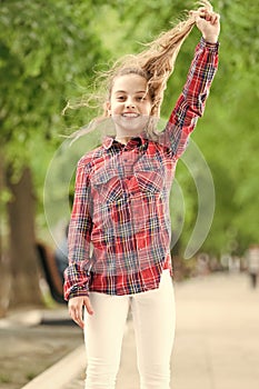 Feeling cozy and comfortable on windy day. Deal with long hair on windy day. Hairstyles to wear on windy days. Windproof