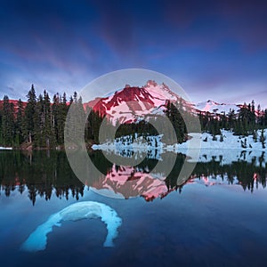 At 10,492 feet high, Mt Jefferson is Oregon`s second tallest mountain.Mount Jefferson Wilderness Area, Oregon The snow covered.