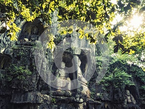 Feilai Feng grottoes