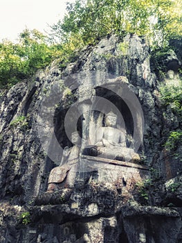 Feilai Feng grottoes