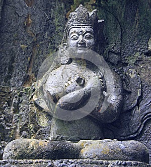 Feilai Feng grottoes with fine buddhist stone carvings