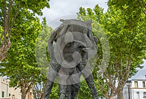 Bronze sculpture titled Feinejant by Jaume Mir photo