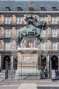 Felipe III statue