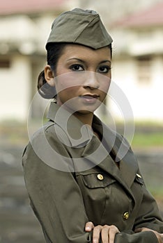 Una donna esercito il personale 
