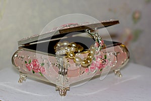 Female jewelry box with beads made of pearls