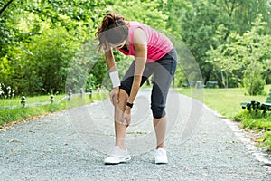 Female Jogger Having Pain In Her Leg