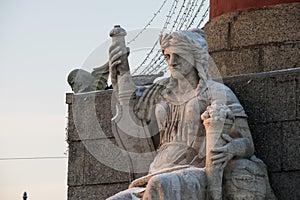 Female sculpture at the rostral column