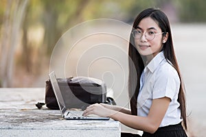 Female university student go to university