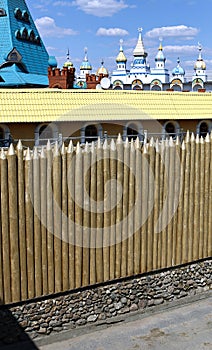 Fence made of sharpened pointed logs