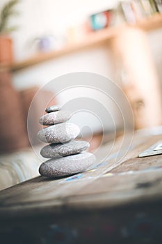 Feng Shui: Stone cairn in the living room, balance and relaxation