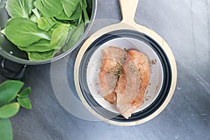 Ferment chicken, raw chicken and vegetable