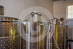 Fermentaion stainless tanks for wine production