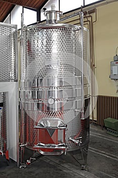 Fermenter Vinificator photo