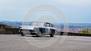 FERRARI 330 GT 2+2 (1967)