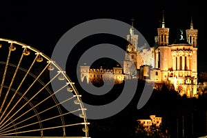 Ferris wheel and basilica