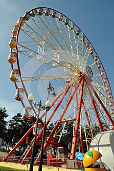 Ferris wheel in Kharkiv, Gorky Park, vacation with family at the weekend