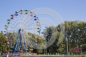 Ferris wheel in the park gorozhan.