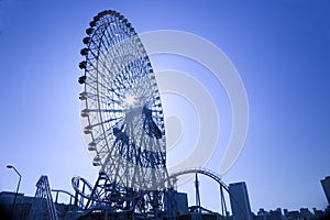 Ferris wheel of the silhouette