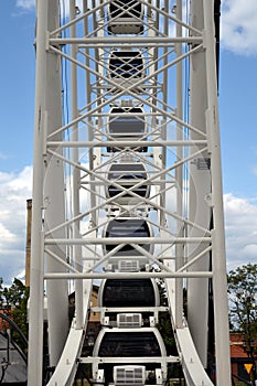 Ferris wheel spinning in an amusement park