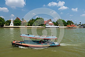 Ferry boat sailing pass Klang Kret temple, Ko Kret, Nonthaburi