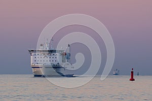 FERRY PASSENGER/CAR