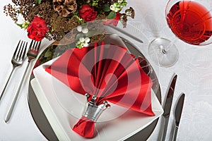 Festive table in red and white 5