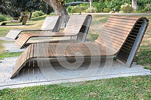 A few public seats and benches that allows users to lay down