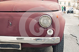 Fiat 500 old car detail front