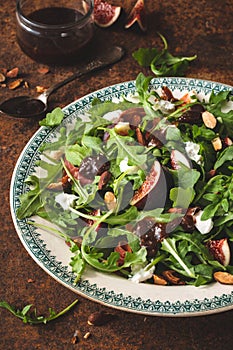 Fig Salad for Summer Food with Figs, Spinach and Feta cheese