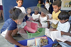 Fight against illiteracy through mobile library, Brazil