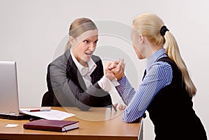 Fight of businesswomen