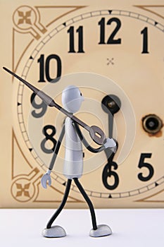 figure repairs antique clock 2