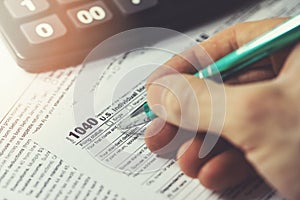 Filing annual usa individual income tax return form 1040