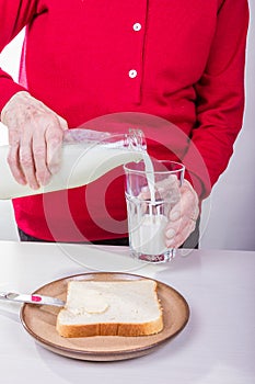 Fill milk into a glass