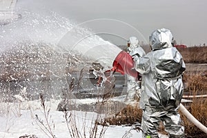 Fill the plane with fire-fighting foam